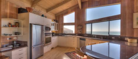 Fridge, microwave, oven, coffee/tea maker