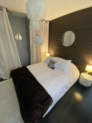 Apartament Comfort, 2 llits de matrimoni | 1 dormitori i roba de llit d'alta qualitat 