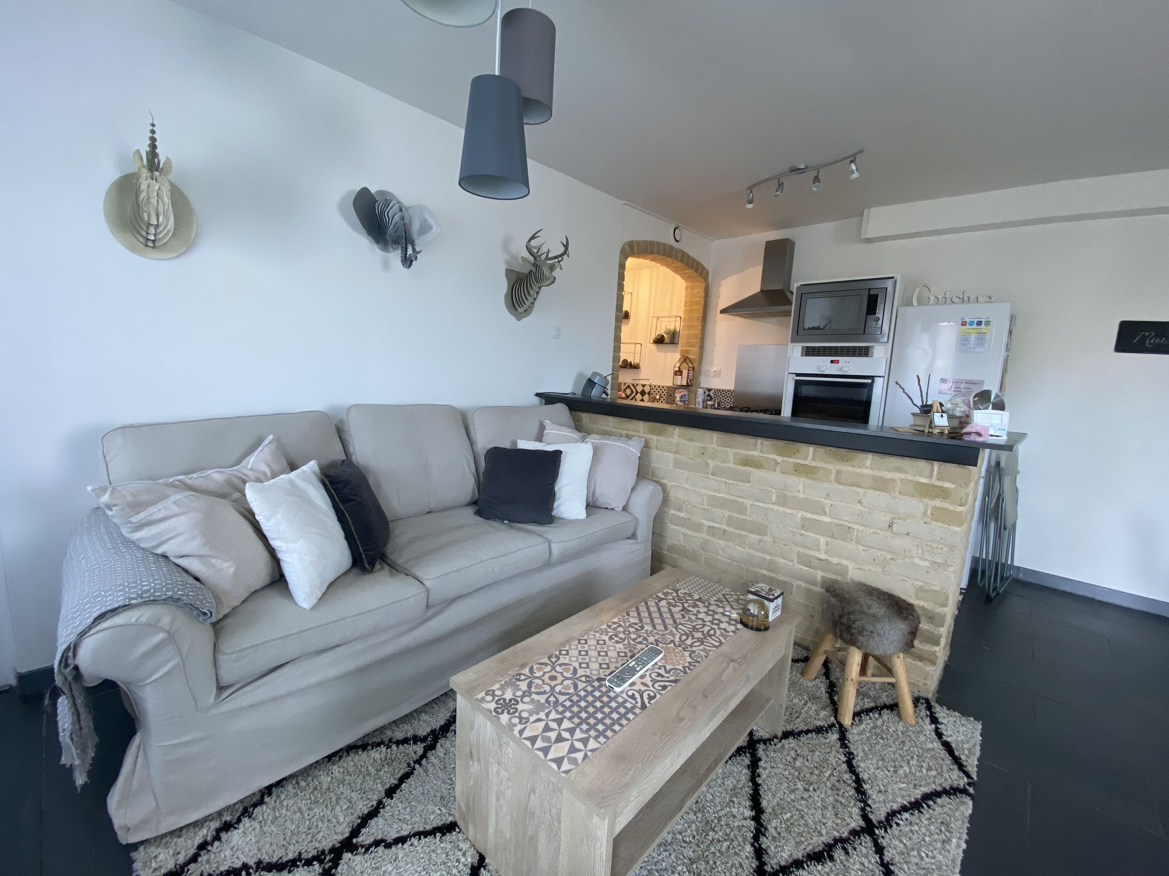 Comfort Apartment, 2 Queen Beds | Living area | 120-cm TV with digital channels