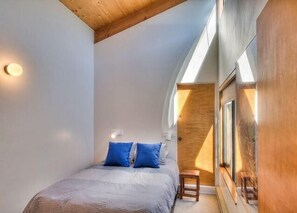 2 slaapkamers, een strijkplank/strijkijzer, wifi