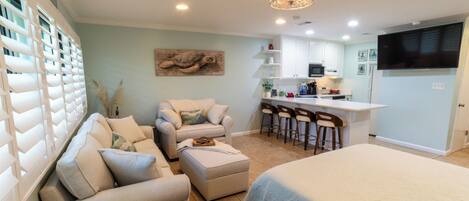 Silitysrauta/-lauta, ilmainen Wi-Fi, vuodevaatteet