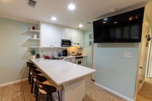 Fridge, microwave, oven, stovetop - Hidden Beach Villas Recently Renovated! Ground Floor Studio (Santa Rosa Beach)