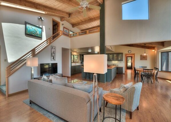 TV, fireplace, DVD player