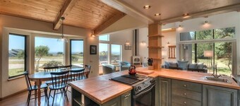 Sophisticated Beach House near Walk On Beach