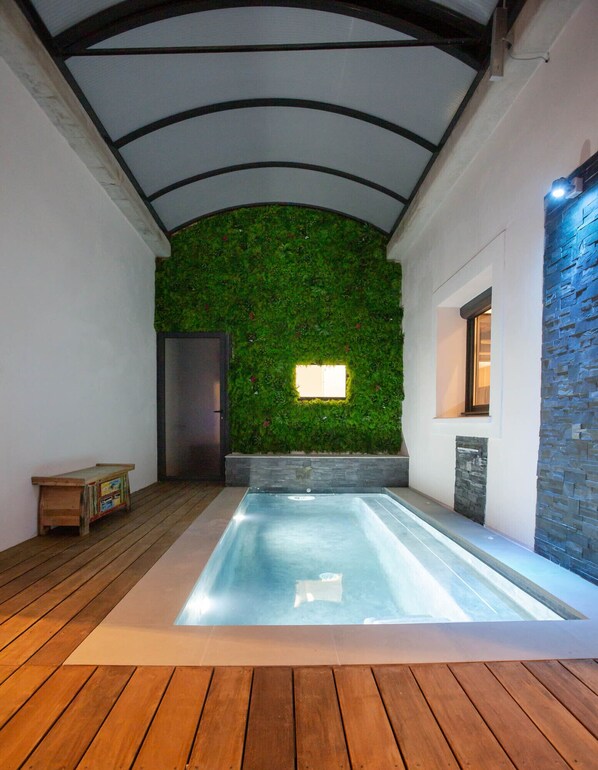 Indoor pool, outdoor pool