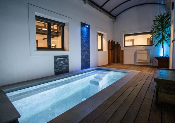 Piscine couverte, piscine extérieure