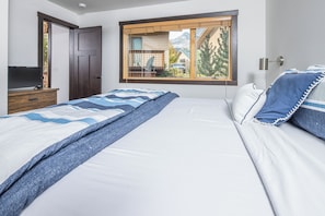 3 chambres, fer et planche à repasser, Wi-Fi gratuit, draps fournis
