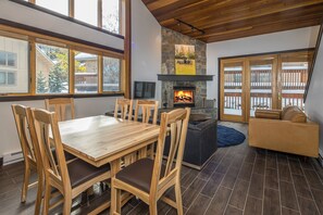 Dining - Ski In/Out home 50 steps to Bear Back Poma Lift w/steam shower - Big Horn Escape (Big Sky)