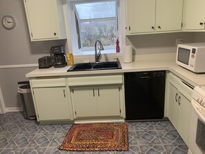 冰箱、微波炉、烤箱、炉灶