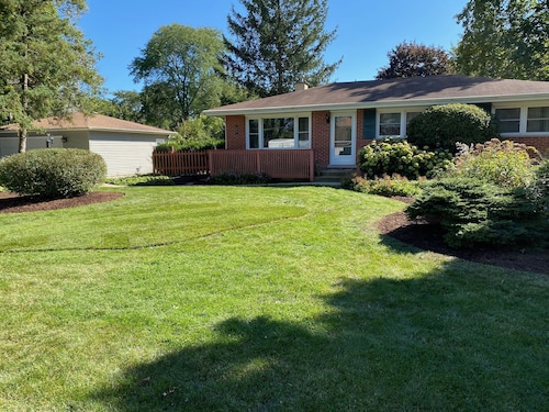 Home Sweet Home, minutes to Great Lakes Naval Base