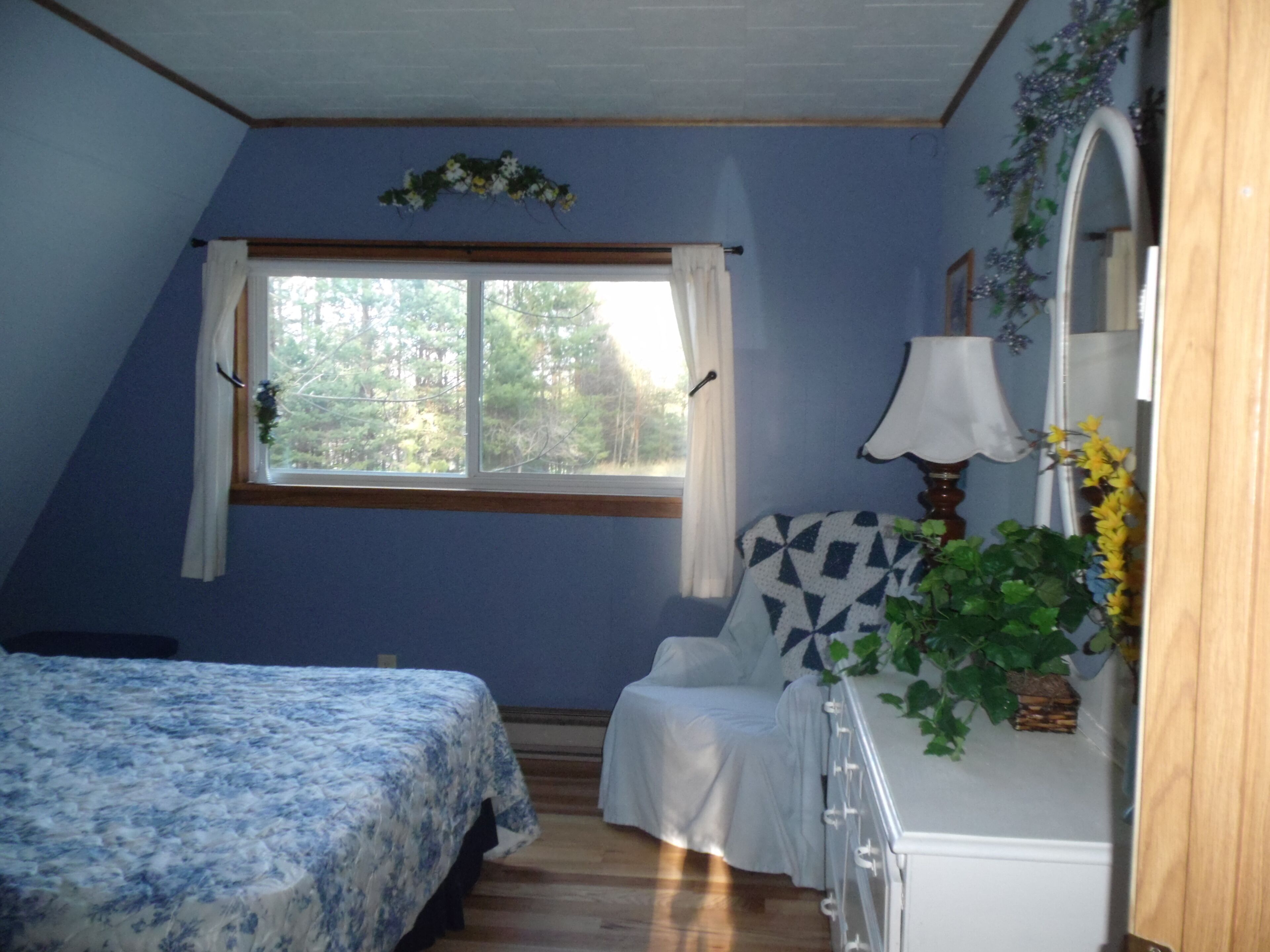 Quiet Pine Getaway, small lake behind, near ATV/Snowmobile trails