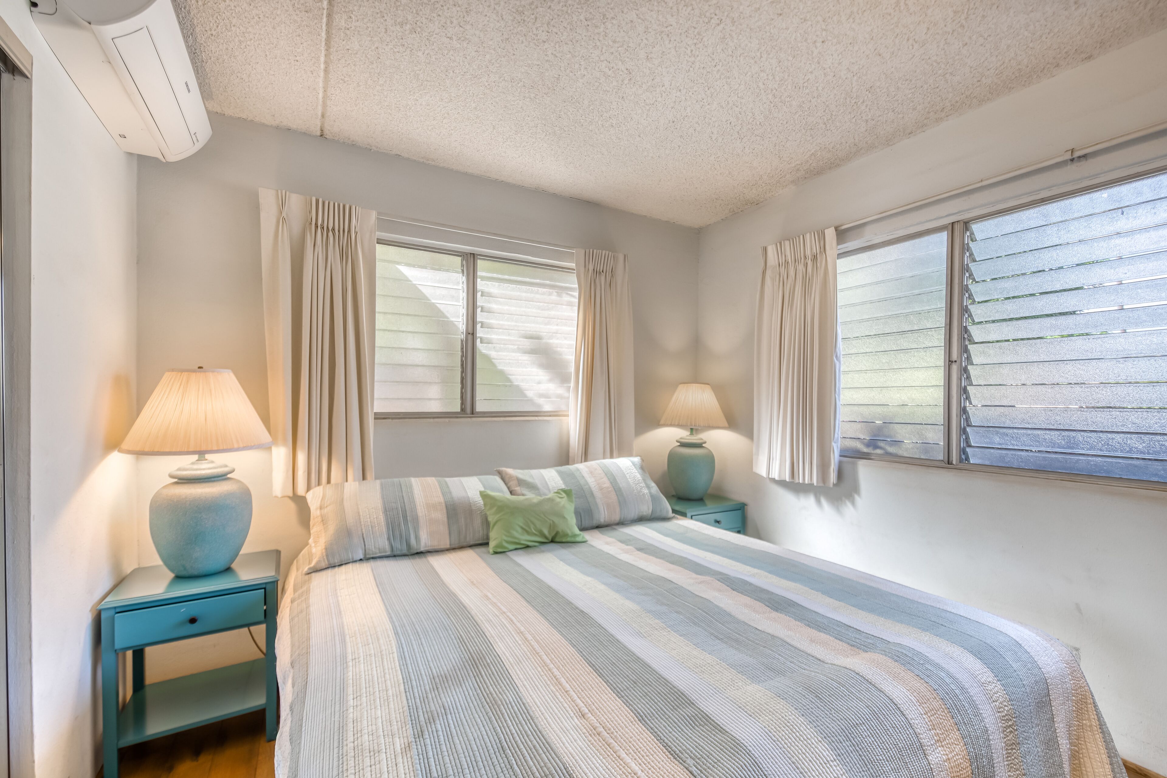 1 bedroom, iron/ironing board, internet, bed sheets