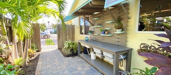 LakeWorth Beach Tropical Retreat