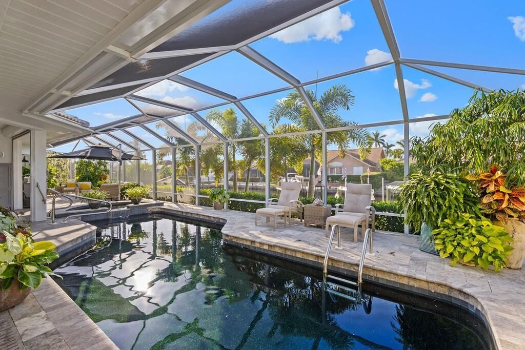 Innenpool, beheizter Pool