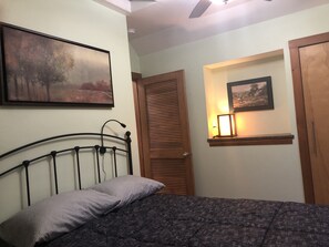 3 chambres, fer et planche à repasser, Wi-Fi gratuit, draps fournis