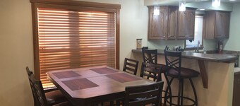 Lovely 3BR Close to Downtown