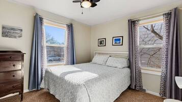 2 bedrooms, desk, iron/ironing board, WiFi (free)