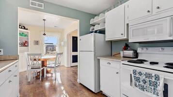 Coffee/tea maker, dishwasher