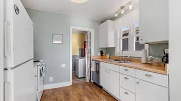 Wasserkocher mit Kaffee-/Teezubehör