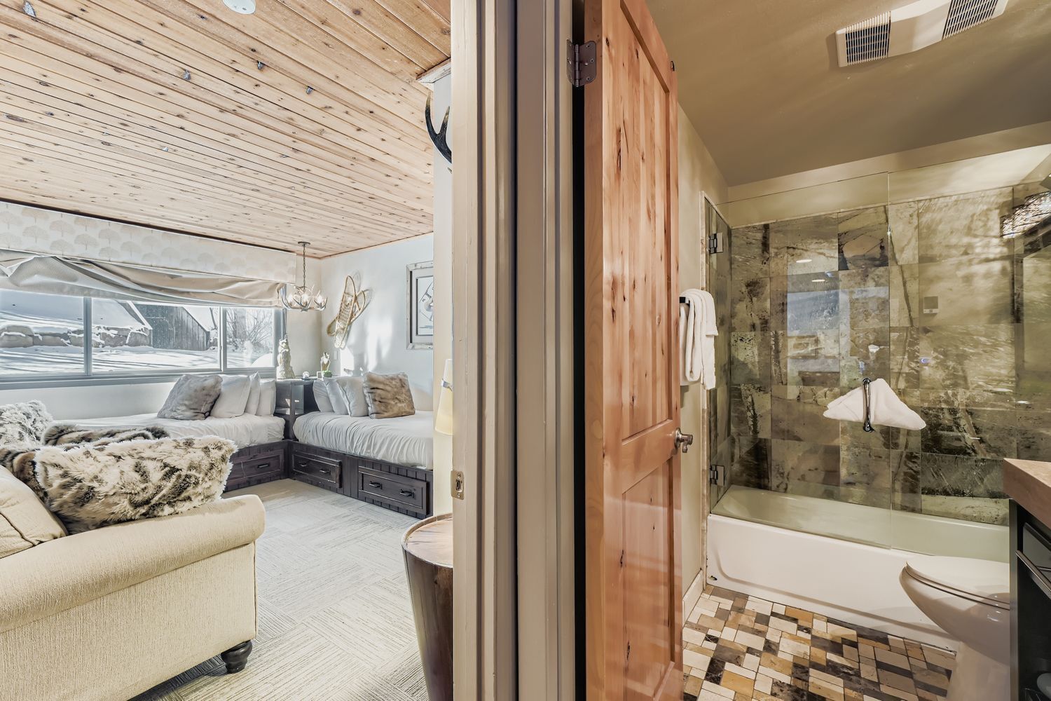 2 slaapkamers, een strijkplank/strijkijzer, gratis wifi, beddengoed