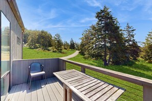 Terrace/patio - Sunny home with Ocean Views, Private Hot Tub, High-Speed WiFi, Washer/Dryer (Sea Ranch)