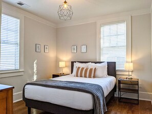 2 bedrooms, desk, iron/ironing board, travel cot