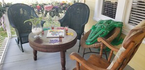 Front porch - Newly Remodeled Mid-Century Modern Cottage - 10 minutes from downtown (Orlando)