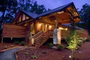 Exterior - Treehouse B - A Suite Getaway for Two (Bryson City)