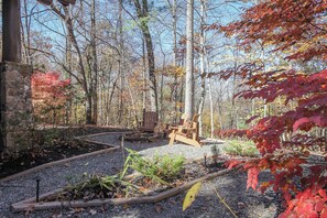 Property grounds - Treehouse B - A Suite Getaway for Two (Bryson City)