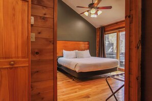 1 bedroom, iron/ironing board, internet - Treehouse D - A Suite Getaway for Two (Bryson City)