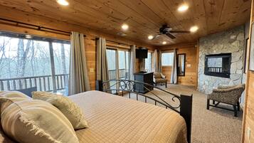 3 bedrooms, iron/ironing board, internet, bed sheets