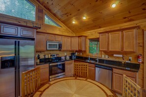 Microonde, forno, piano cottura, lavastoviglie