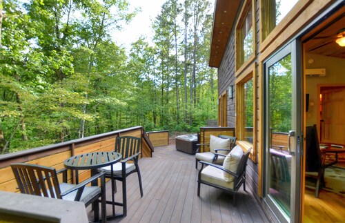 Camryn's Hideaway - Secluded Romantic Hideaway for 2