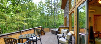 Camryn's Hideaway - Secluded Romantic Hideaway for 2