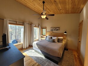 1 bedroom, pillowtop beds, iron/ironing board, internet