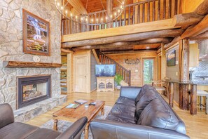 TV, fireplace - Fontana View 2 - Open Floor-plan with Two Master Suites (Almond)