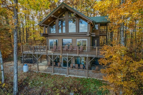Fontana View 3 - Three Story Rustic Cabin Sleeps up to 16 People