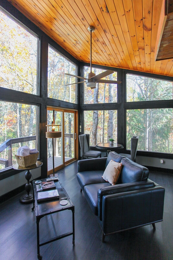 TV - Woodland Loft 1 - Modern-Industrial Mountain Getaway for Two (Bryson City)
