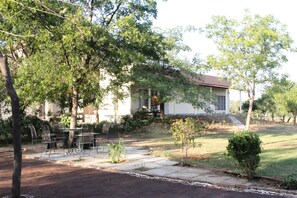 Outdoor dining - UTNT The Farm, Jaipur (Jaipur)