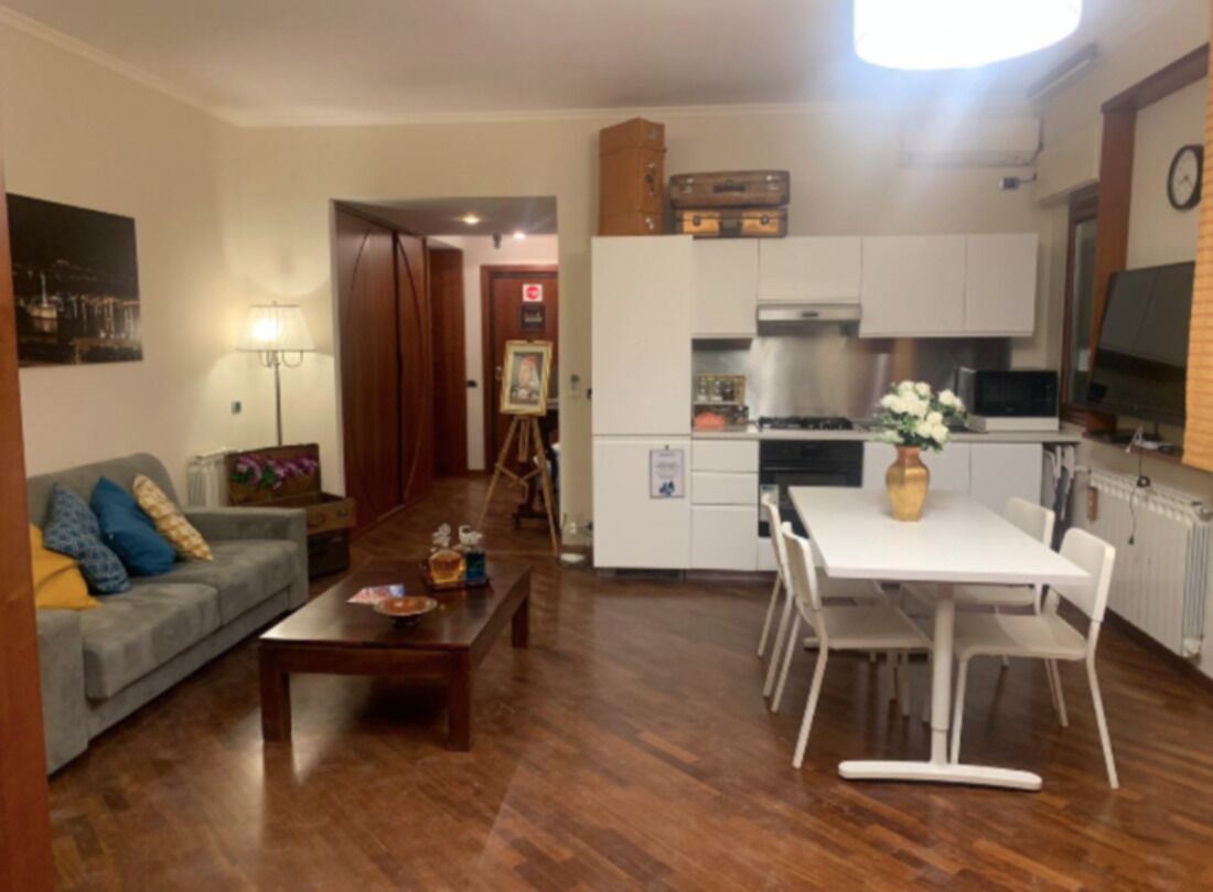 Smart-TV, DVD-Player, Bücher