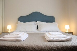 3 Schlafzimmer, Schreibtisch, Bügeleisen/Bügelbrett, kostenloses WLAN