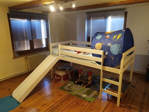 3 Schlafzimmer, Schreibtisch, kostenloses WLAN, Bettwäsche
