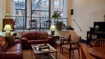 Smart TV, books, stereo