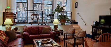 Téléviseur connecté, livres, chaßne audio