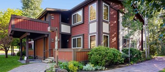 Lovely Studio Close to Dollar Mountain w/Full Kitchen/ Free WiFi/ Deck/ Netflix