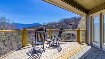 Family House, 3 Bedrooms, Non Smoking, Mountain View | Mountain view