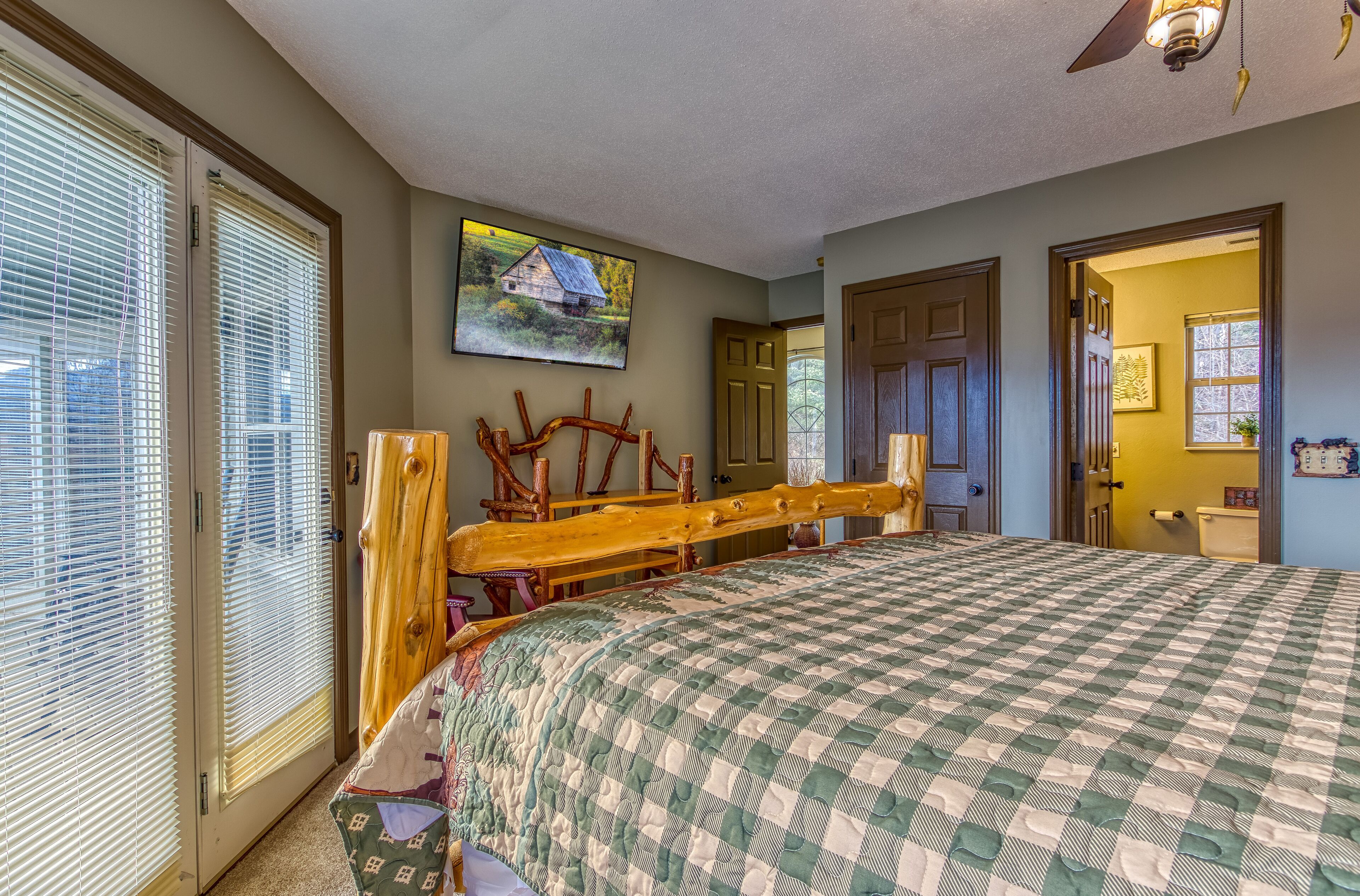 Family House, 3 Bedrooms, Non Smoking, Mountain View | 3 bilik tidur, ruang kerja komputer riba, langsir/tirai gelap terus 