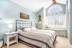 4 slaapkamers, een bureau, internet, beddengoed