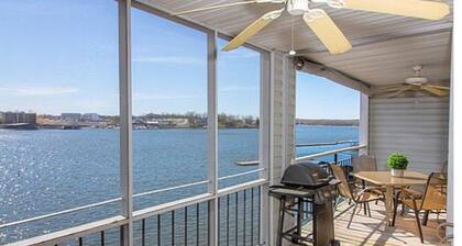 Great view & location! BridgePointe Condos at the 19 MM. Sleeps 6.