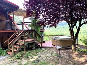 Bañera de hidromasaje al aire libre